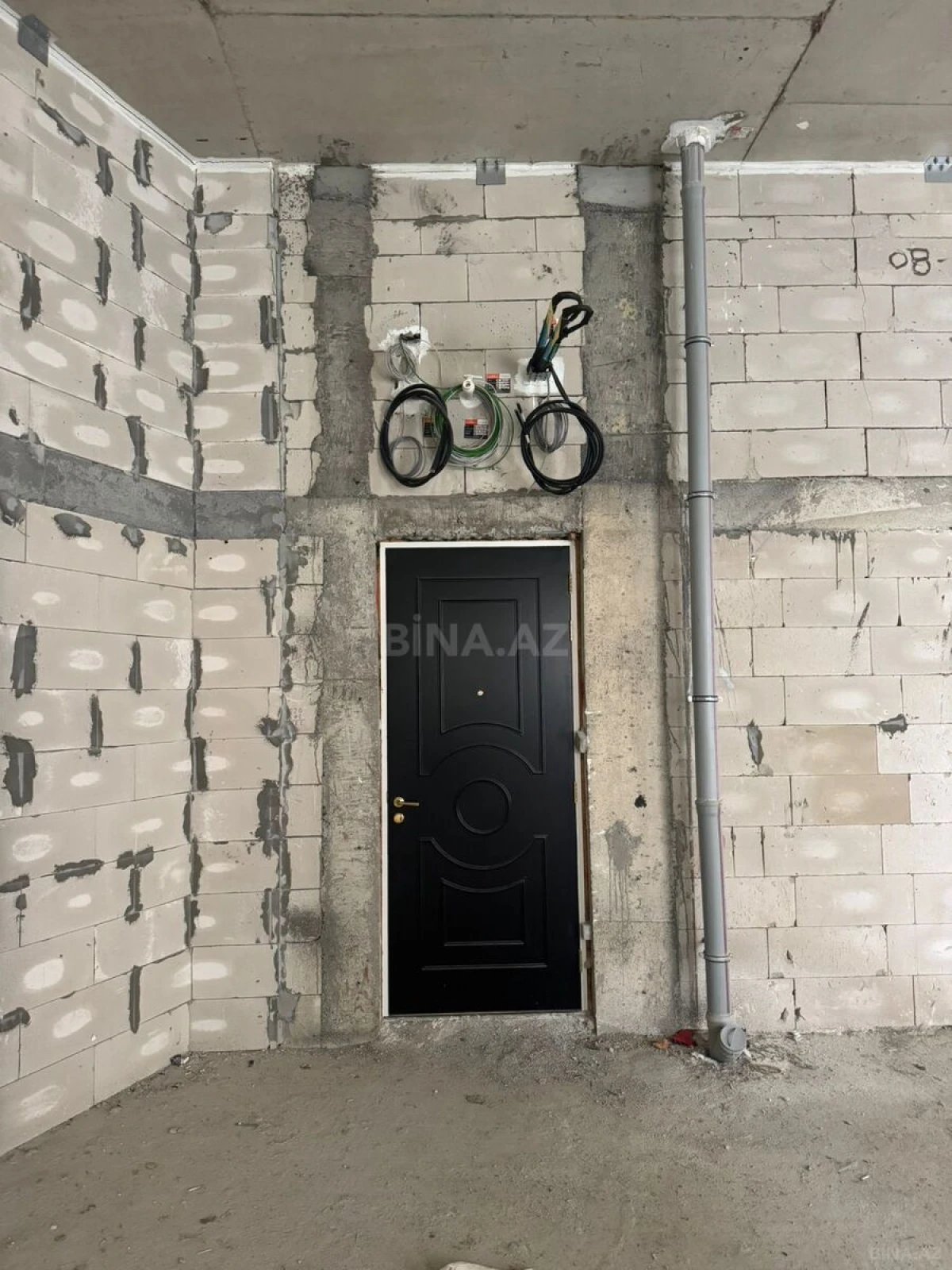 Satılır 4 otaqlı mənzil 145 m²