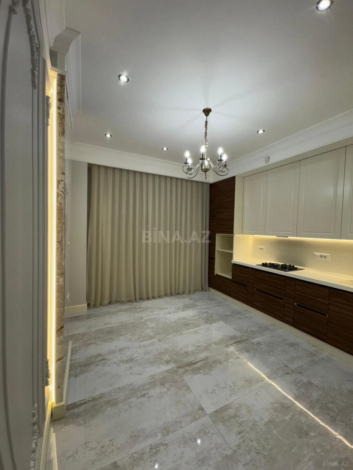 Satılır 2 otaqlı mənzil 98 m²