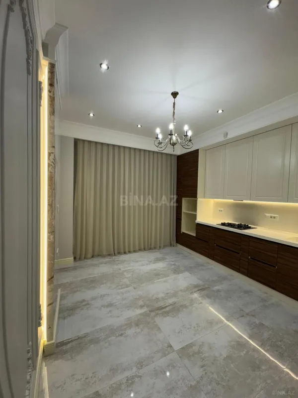 Satılır 2 otaqlı mənzil 98 m²