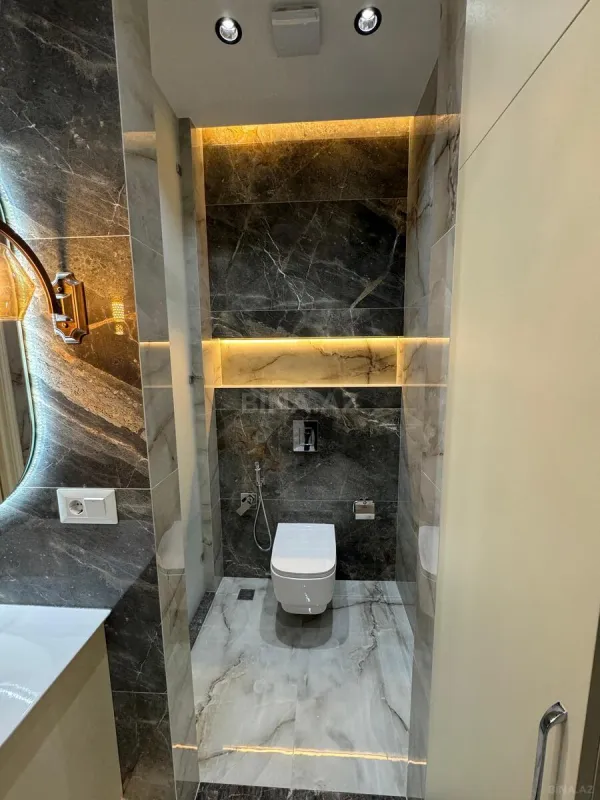 Satılır 2 otaqlı mənzil 98 m²