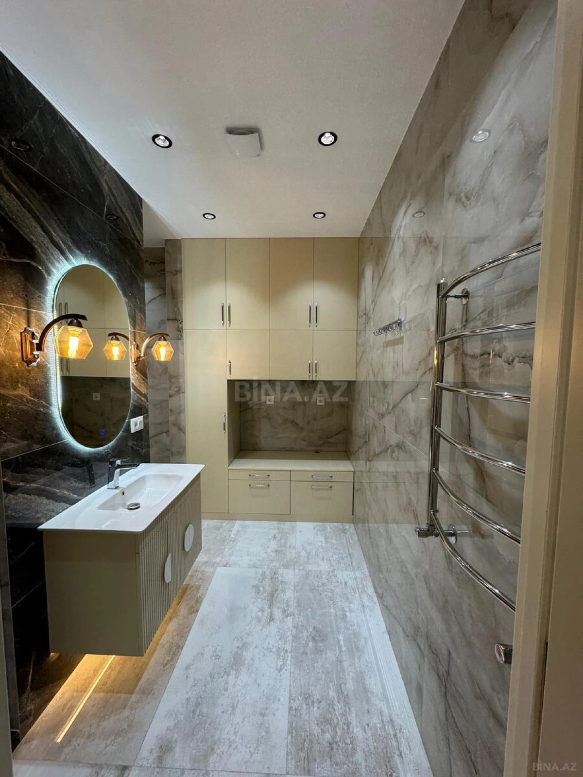 Satılır 2 otaqlı mənzil 98 m²