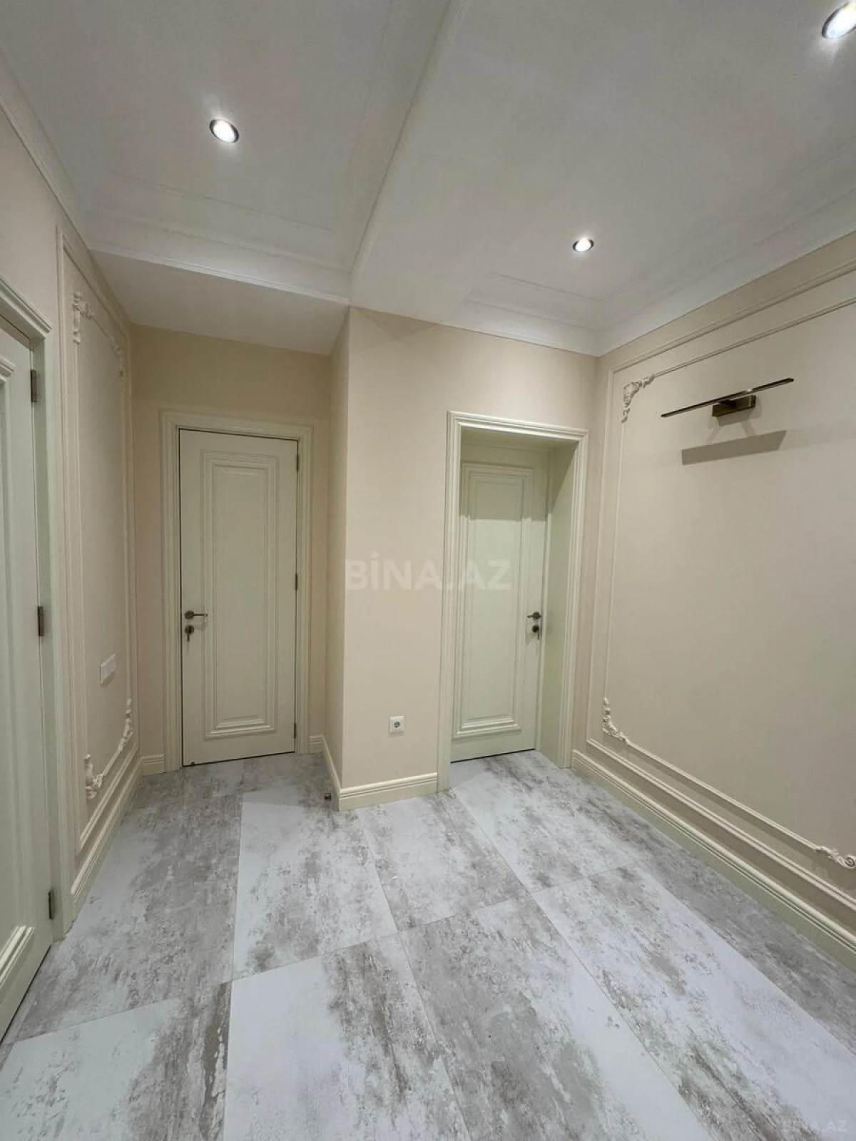 Satılır 2 otaqlı mənzil 98 m²