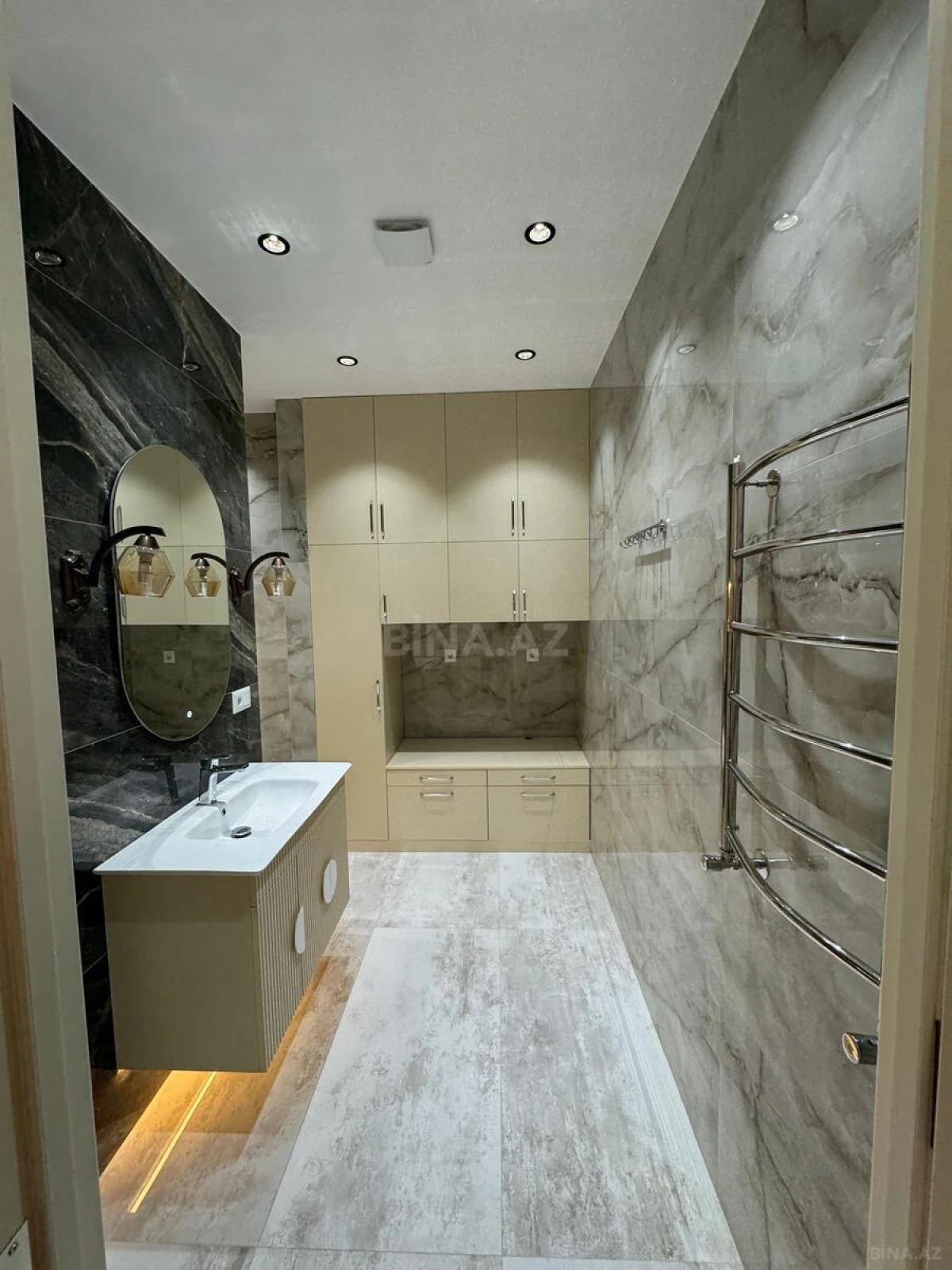 Satılır 2 otaqlı mənzil 98 m²