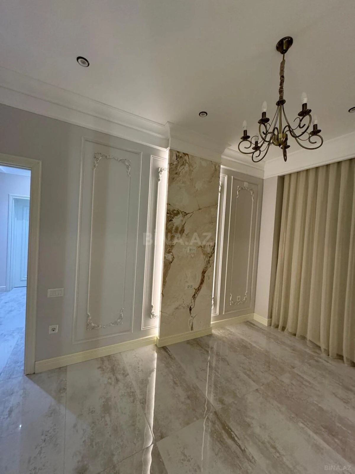 Satılır 2 otaqlı mənzil 98 m²