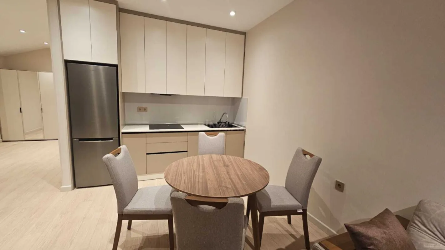 Kirayə verilir 3 otaqlı mənzil 93 m²