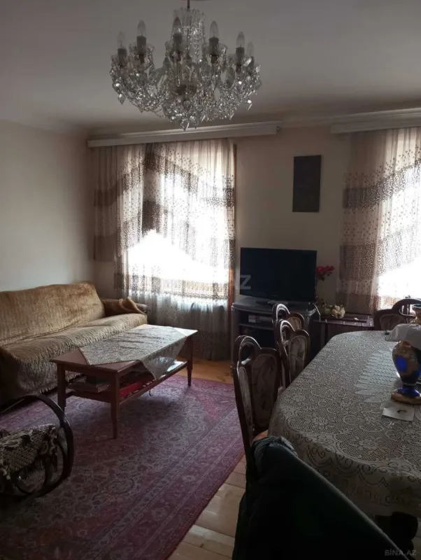 Satılır 2 otaqlı mənzil 82.5 m²