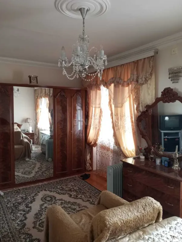 Satılır 2 otaqlı mənzil 82.5 m²