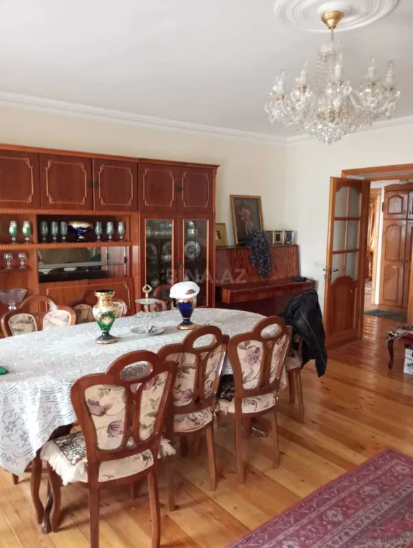 Satılır 2 otaqlı mənzil 82.5 m²