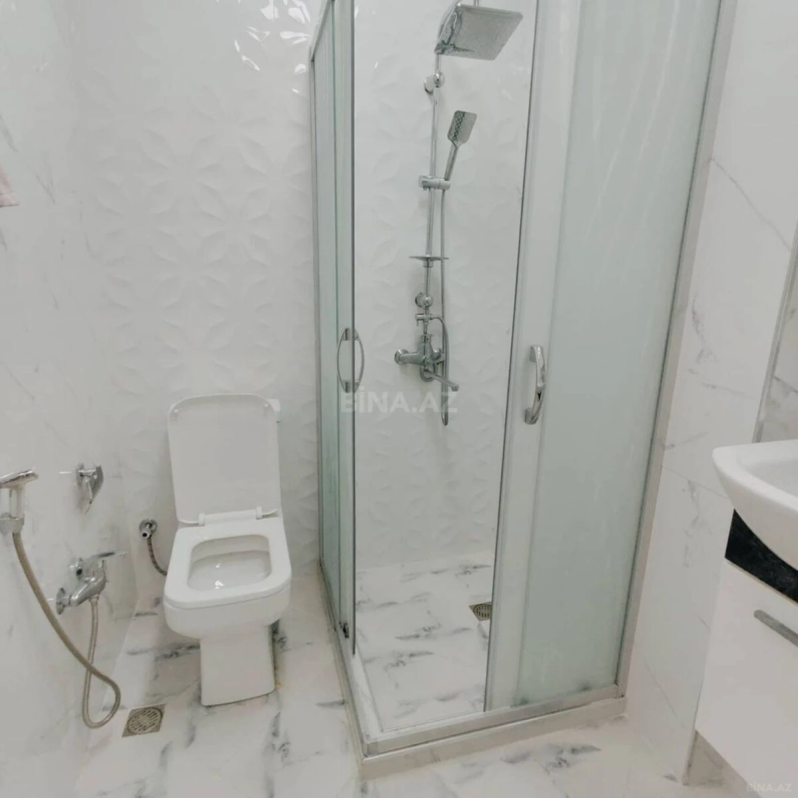 Kirayə verilir 2 otaqlı mənzil 60 m²