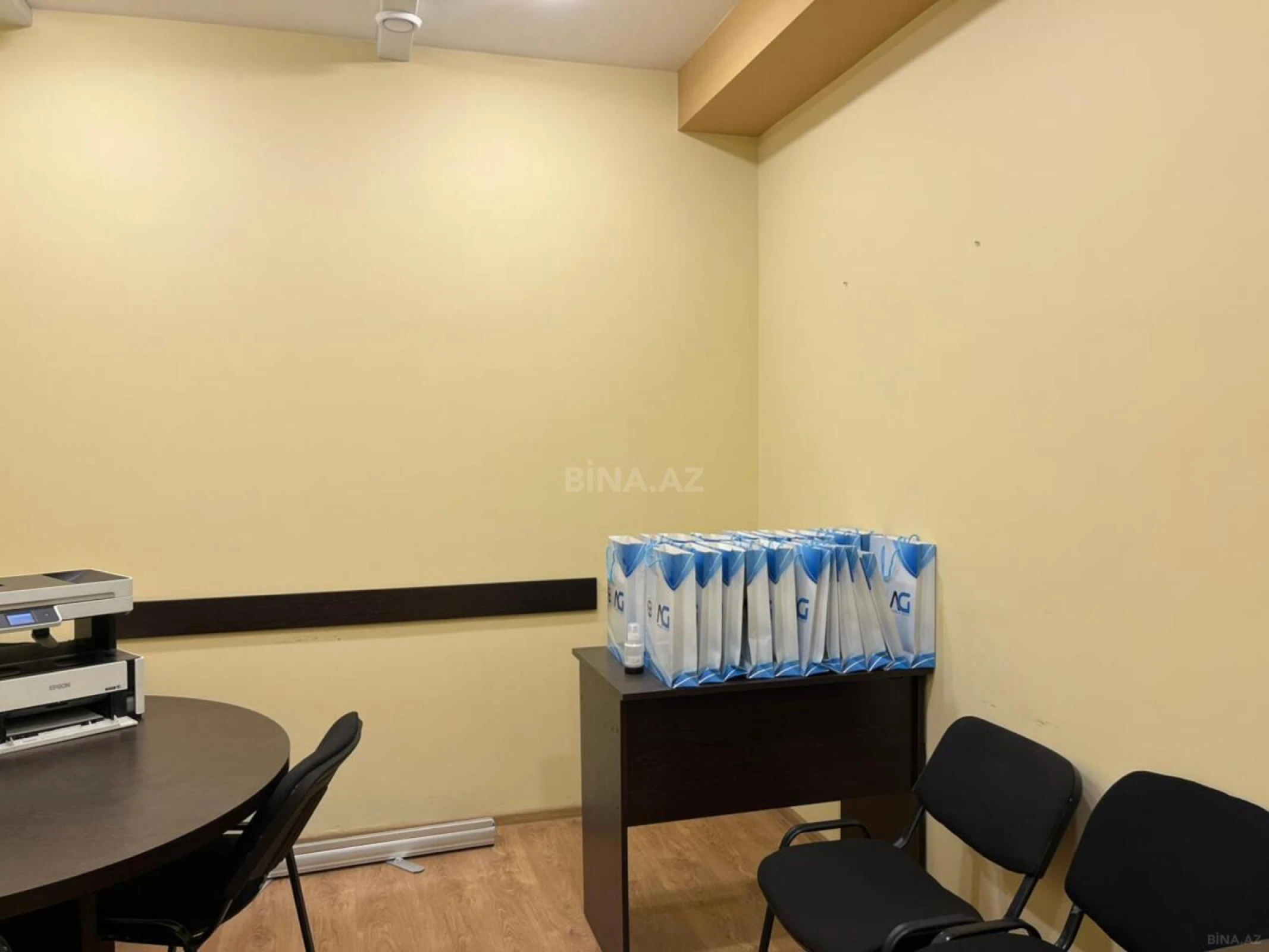 Kirayə verilir 3 otaqlı ofis 40 m²