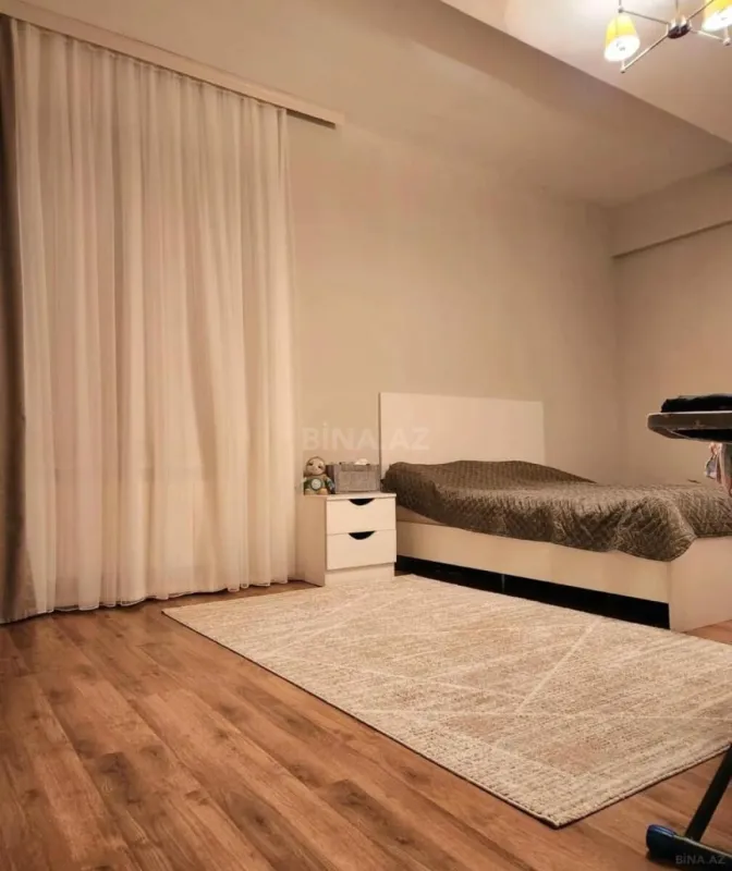 Satılır 3 otaqlı mənzil 113 m²