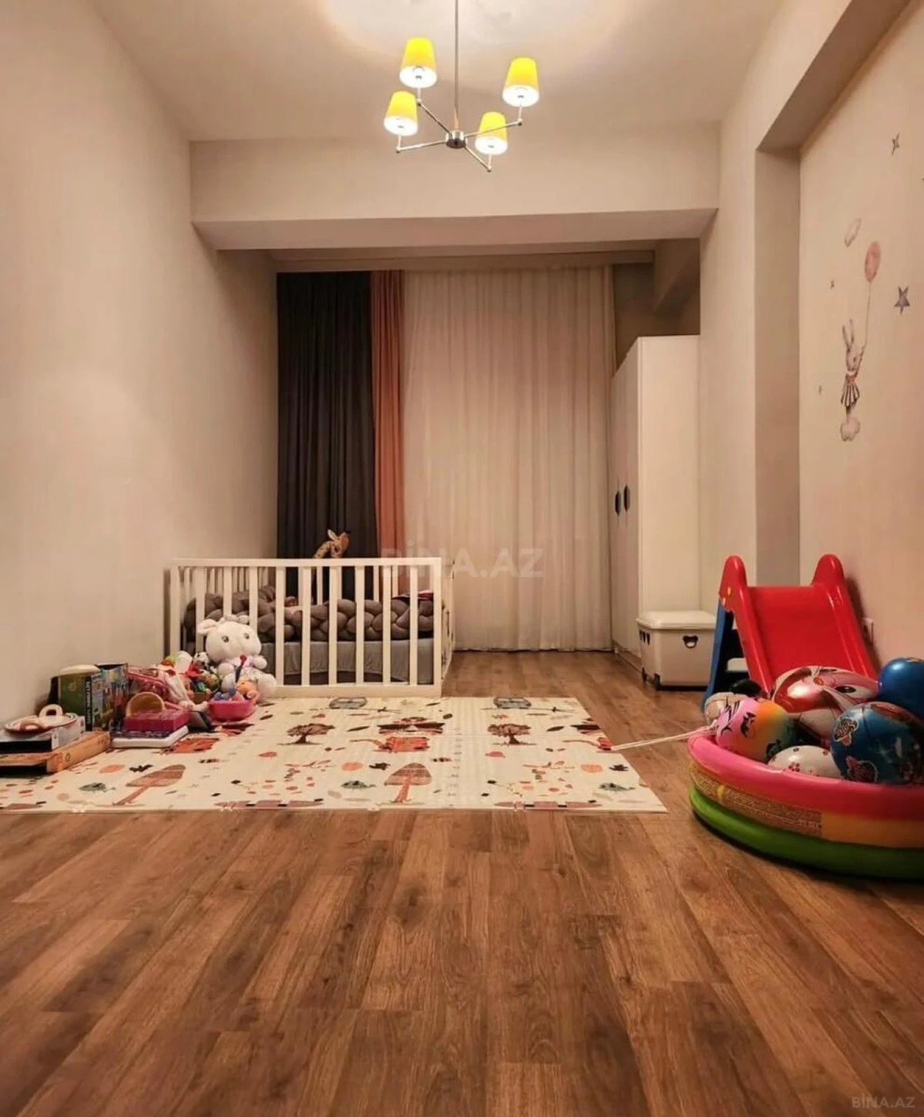 Satılır 3 otaqlı mənzil 113 m²
