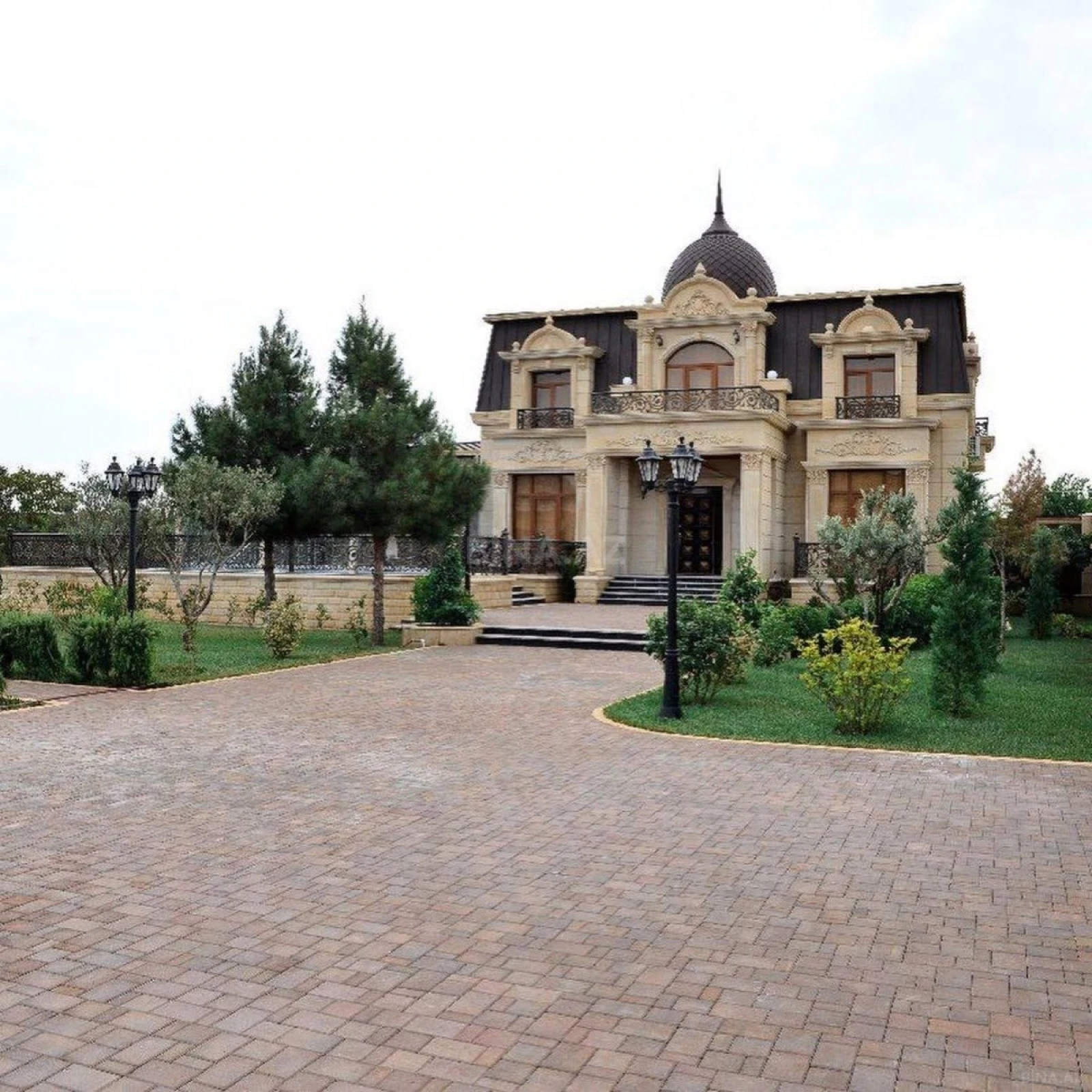 Kirayə verilir 6 otaqlı həyət evi 400 m²