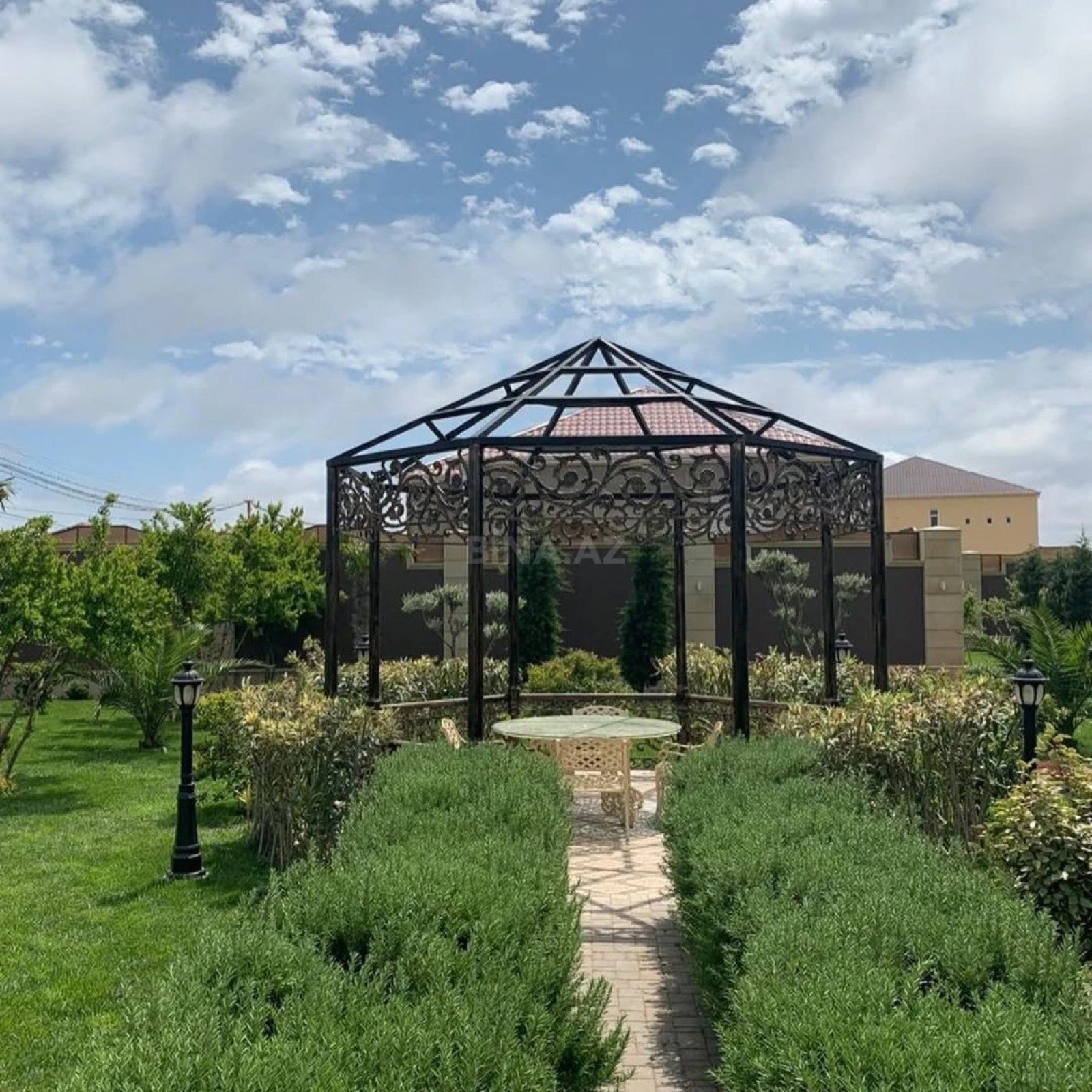 Kirayə verilir 6 otaqlı həyət evi 400 m²