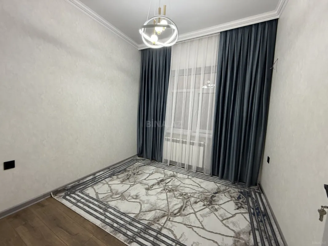 Satılır 8 otaqlı həyət evi 200 m²