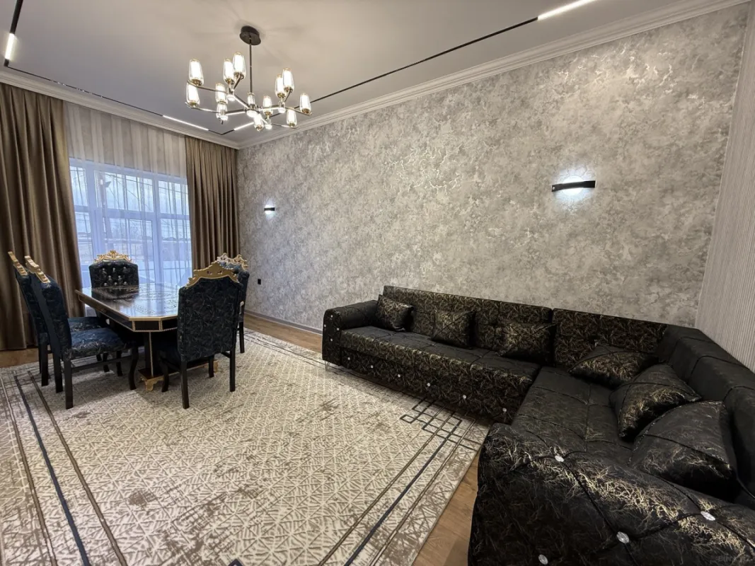 Satılır 8 otaqlı həyət evi 200 m²