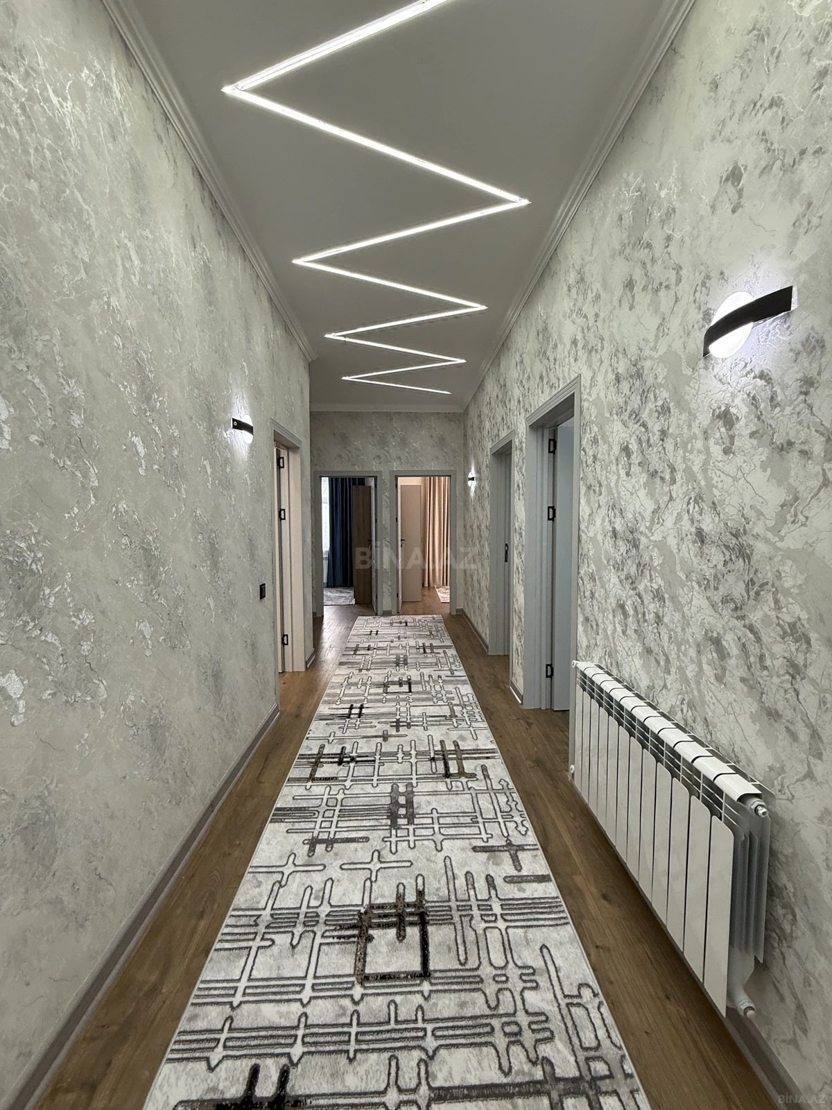 Satılır 8 otaqlı həyət evi 200 m²