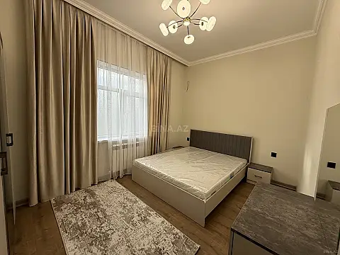 Satılır 8 otaqlı həyət evi 200 m²