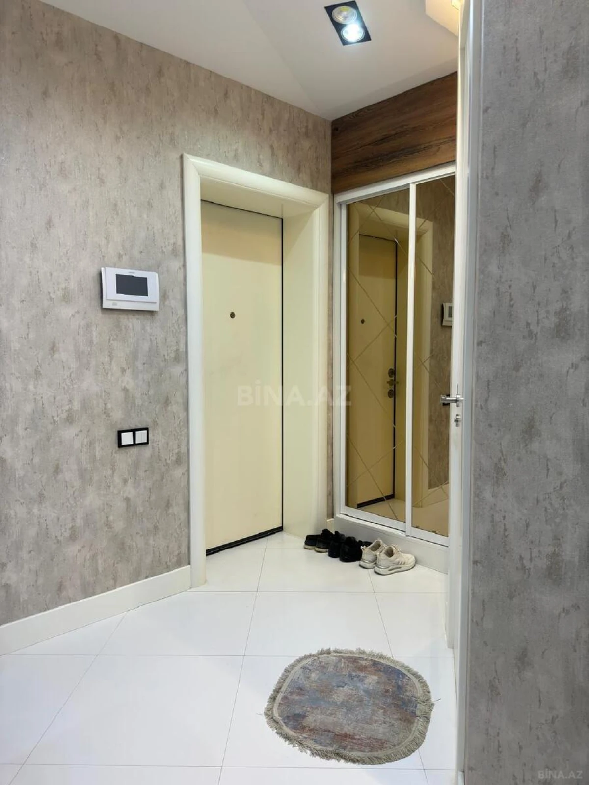 Kirayə verilir 2 otaqlı mənzil 60 m²