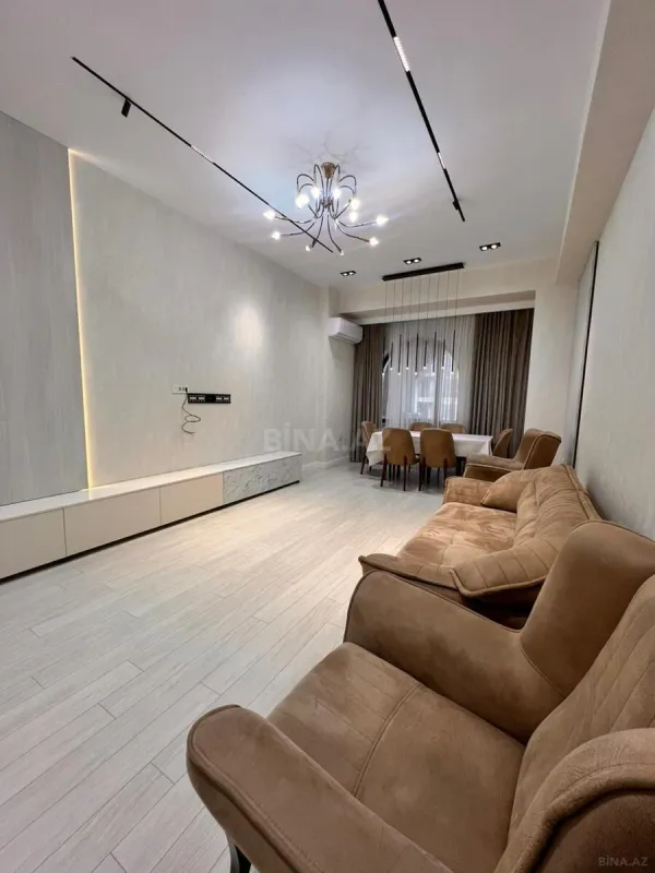 Satılır 3 otaqlı mənzil 107 m²