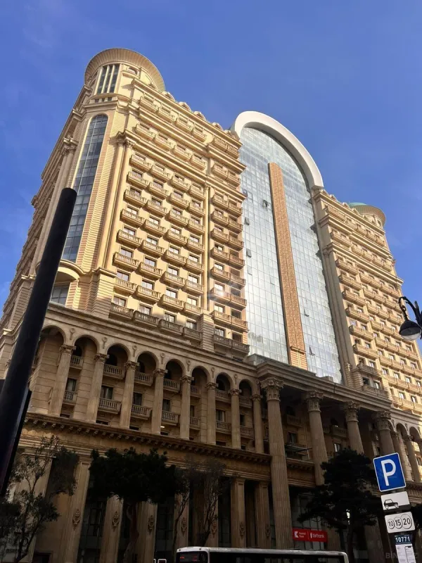 Satılır 3 otaqlı mənzil 107 m²