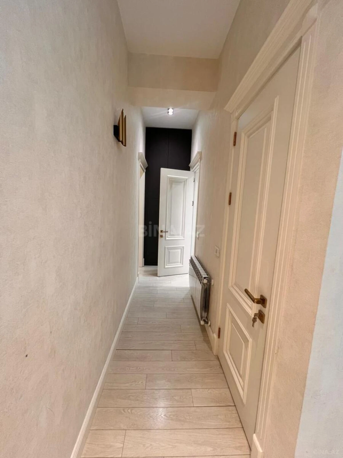 Satılır 3 otaqlı mənzil 107 m²