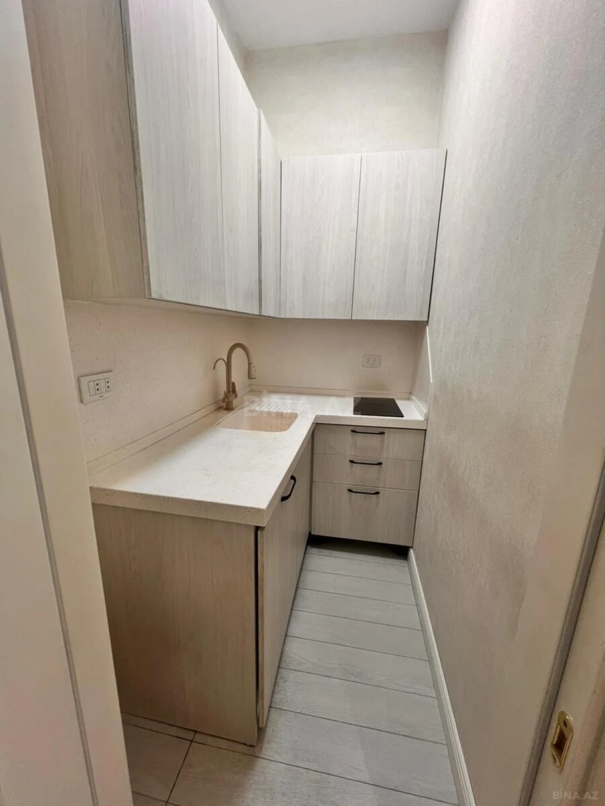 Satılır 3 otaqlı mənzil 107 m²