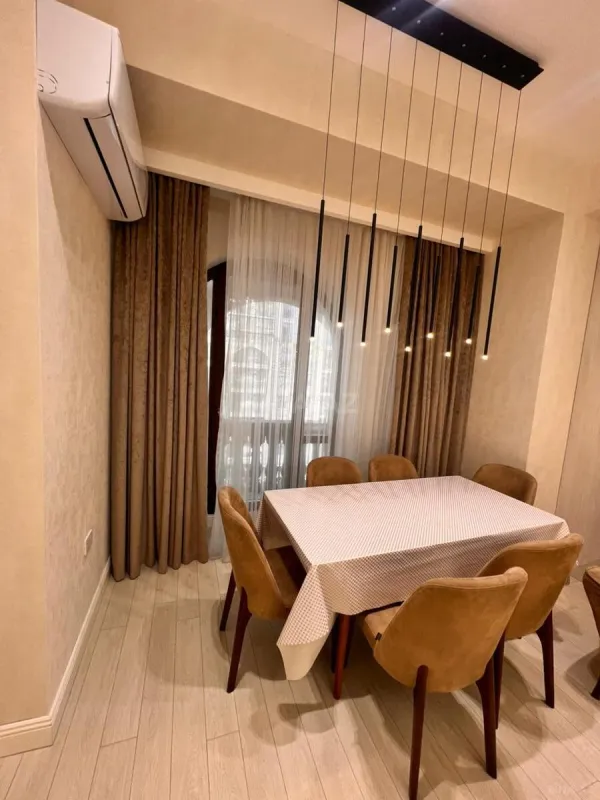 Satılır 3 otaqlı mənzil 107 m²