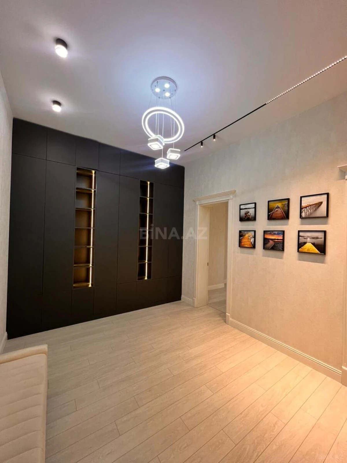 Satılır 3 otaqlı mənzil 107 m²