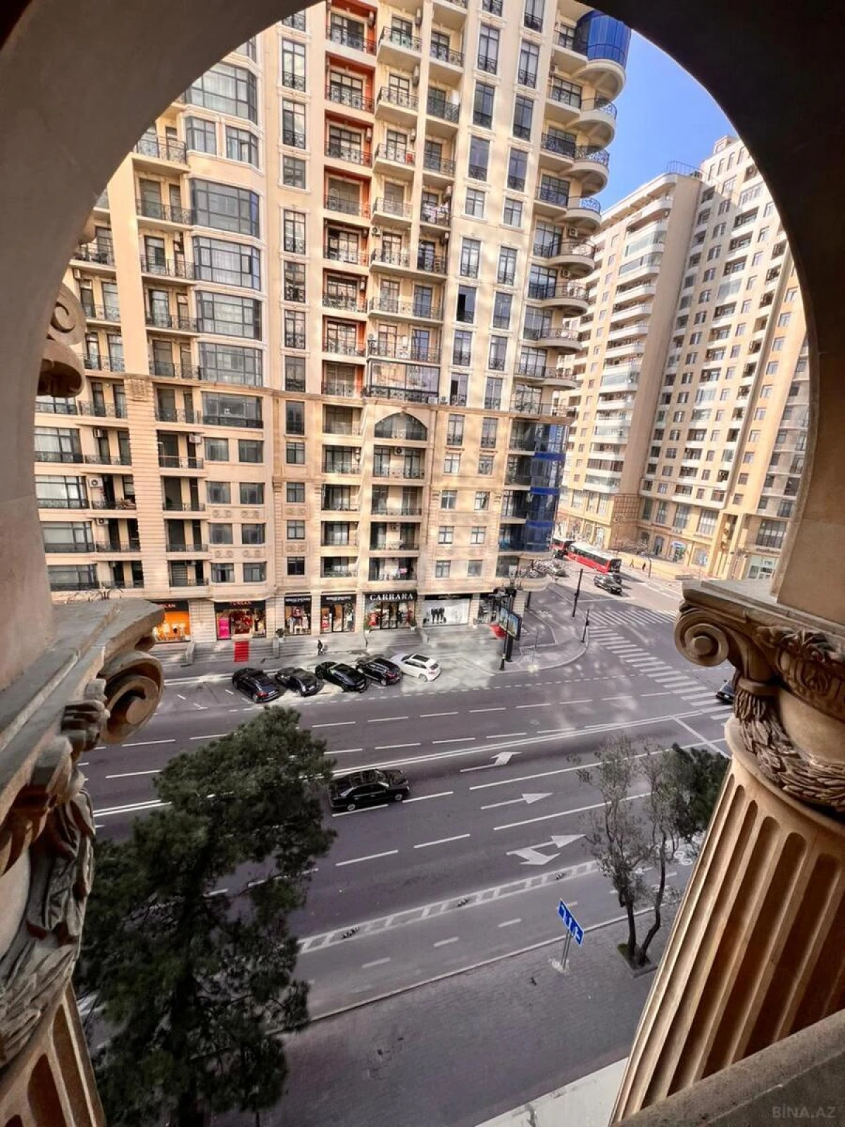 Satılır 3 otaqlı mənzil 107 m²