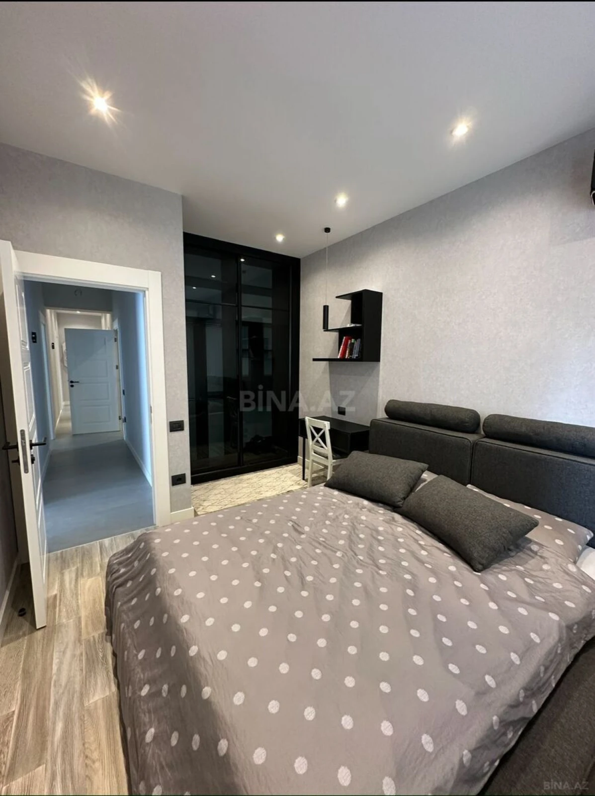 Satılır 3 otaqlı mənzil 125 m²