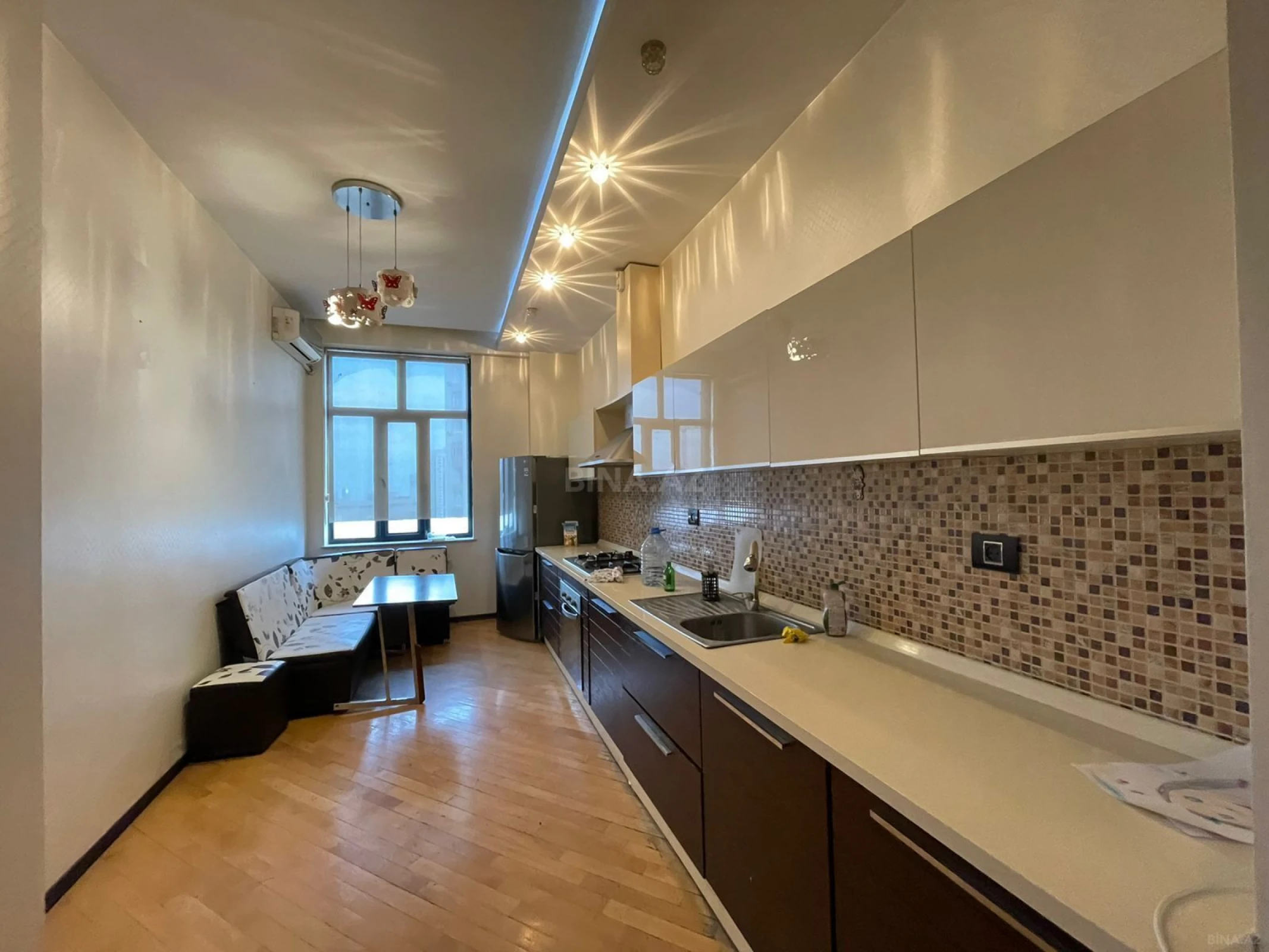 Kirayə verilir 3 otaqlı mənzil 140 m²