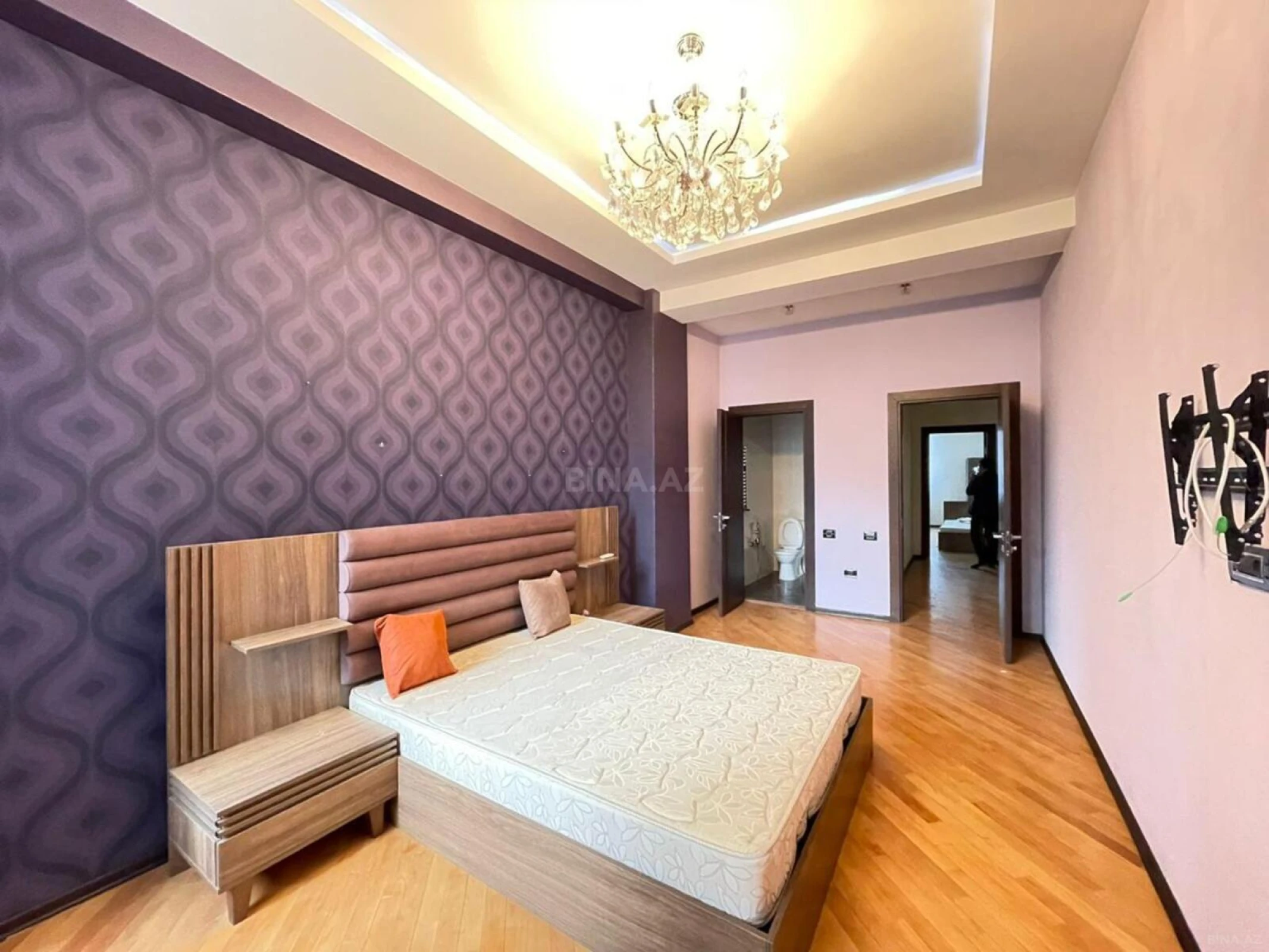 Kirayə verilir 3 otaqlı mənzil 140 m²