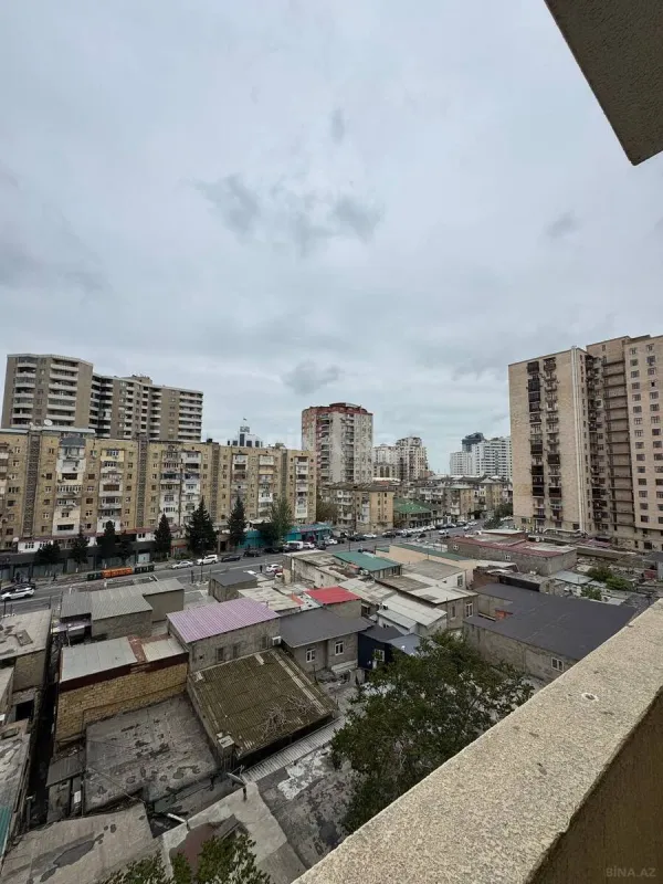 Satılır 3 otaqlı mənzil 137 m²