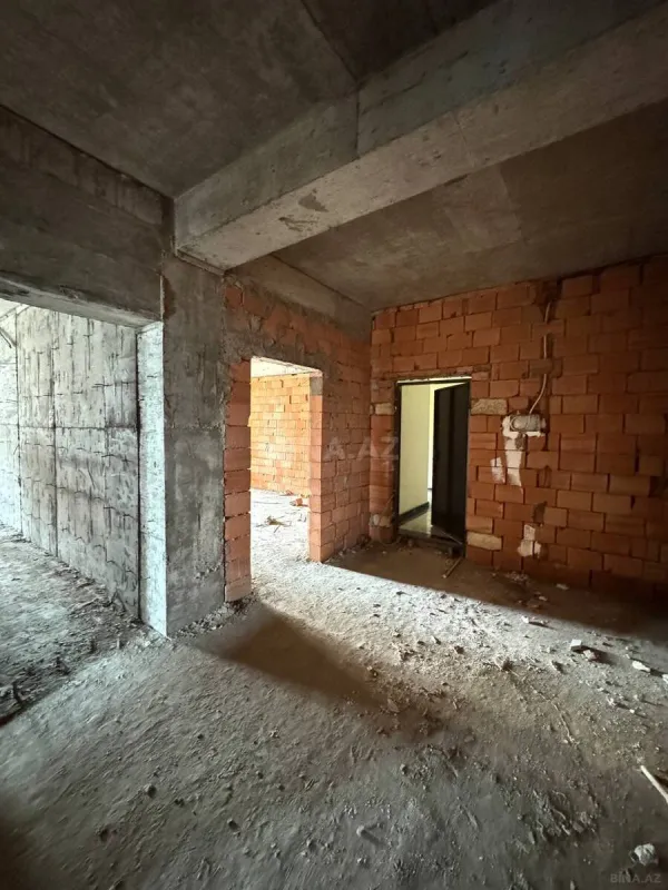 Satılır 3 otaqlı mənzil 137 m²