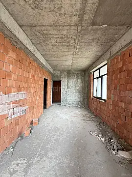 Satılır 3 otaqlı mənzil 137 m²