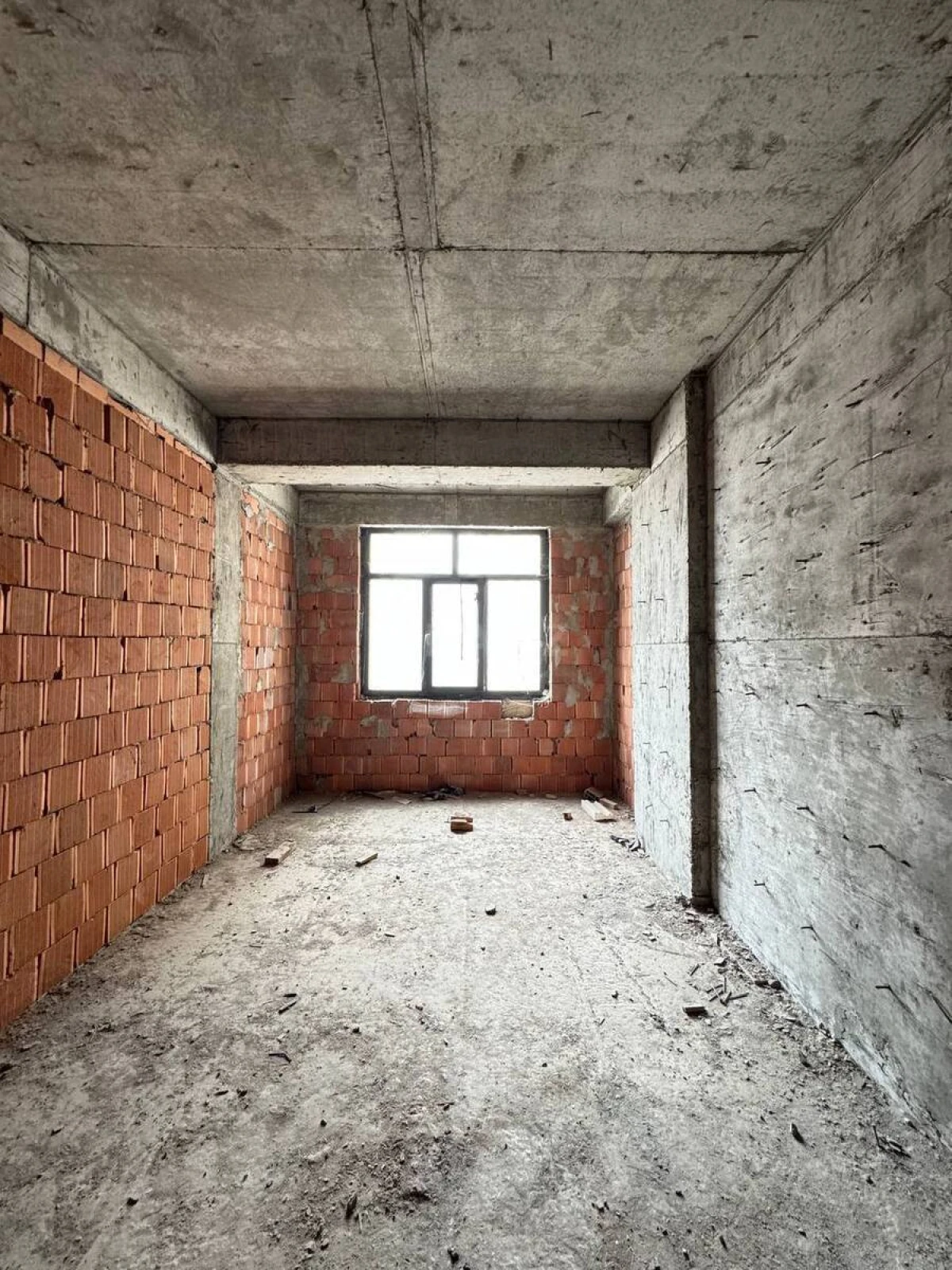 Satılır 3 otaqlı mənzil 137 m²