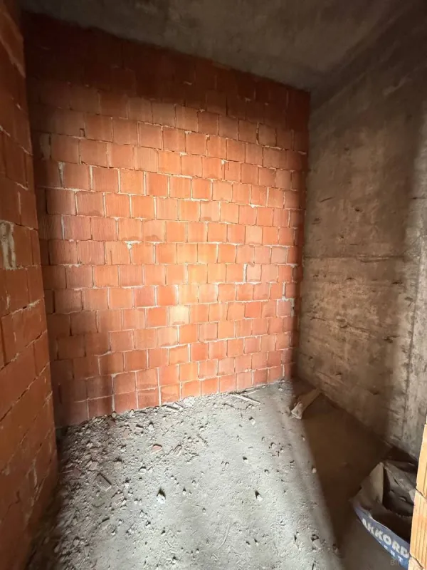 Satılır 3 otaqlı mənzil 137 m²