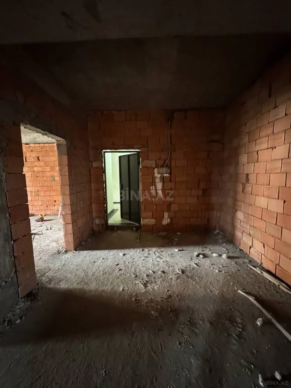 Satılır 3 otaqlı mənzil 137 m²