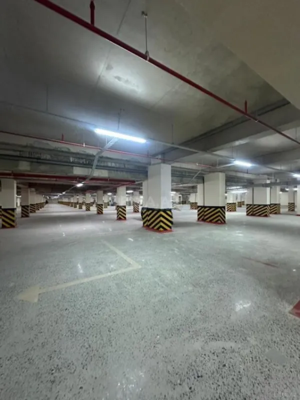 Satılır 4 otaqlı mənzil 209 m²