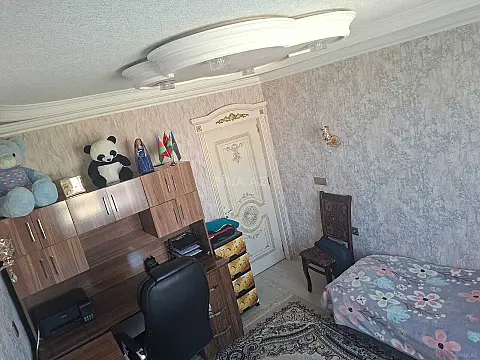 Satılır 4 otaqlı mənzil 144 m²