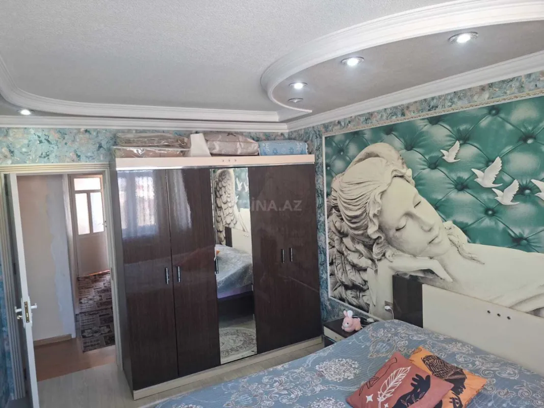Satılır 4 otaqlı mənzil 144 m²