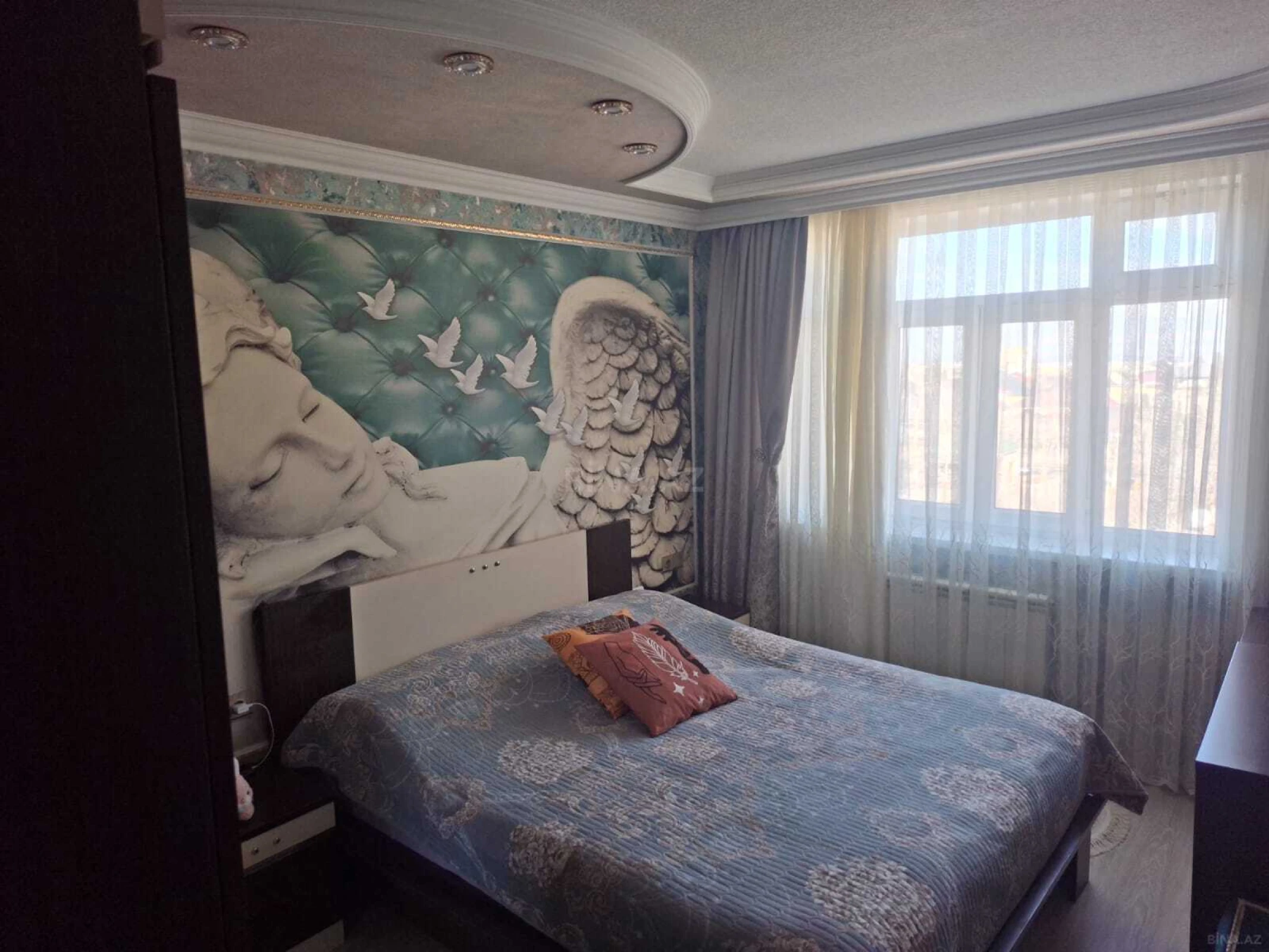 Satılır 4 otaqlı mənzil 144 m²