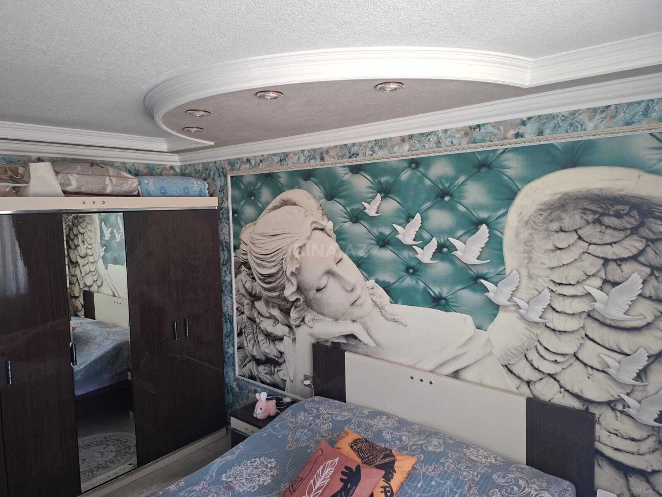 Satılır 4 otaqlı mənzil 144 m²