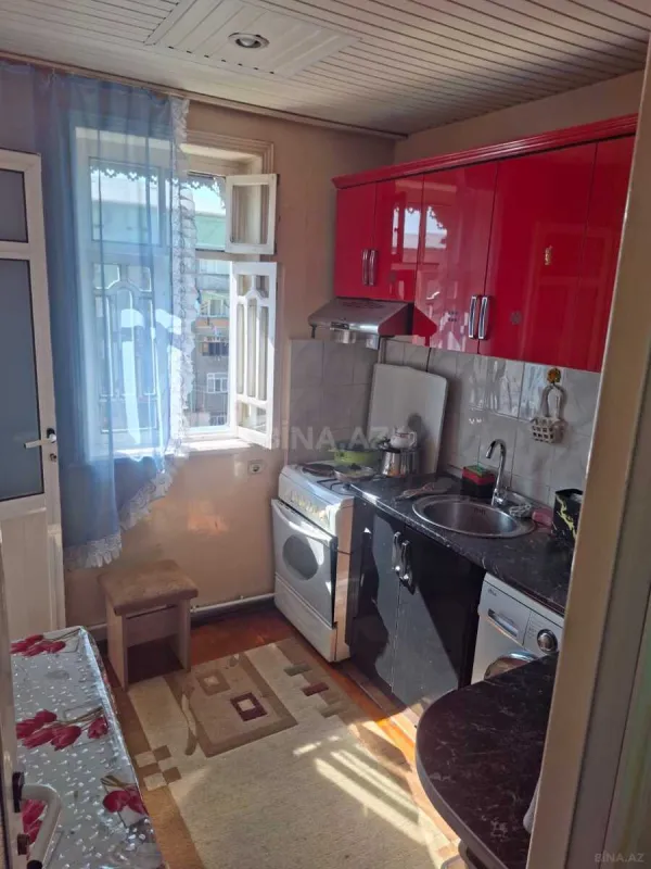 Satılır 4 otaqlı mənzil 144 m²