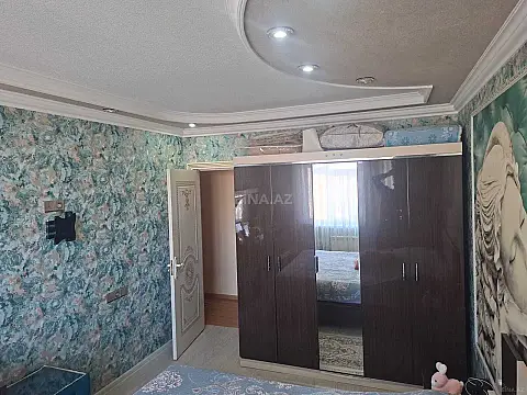Satılır 4 otaqlı mənzil 144 m²
