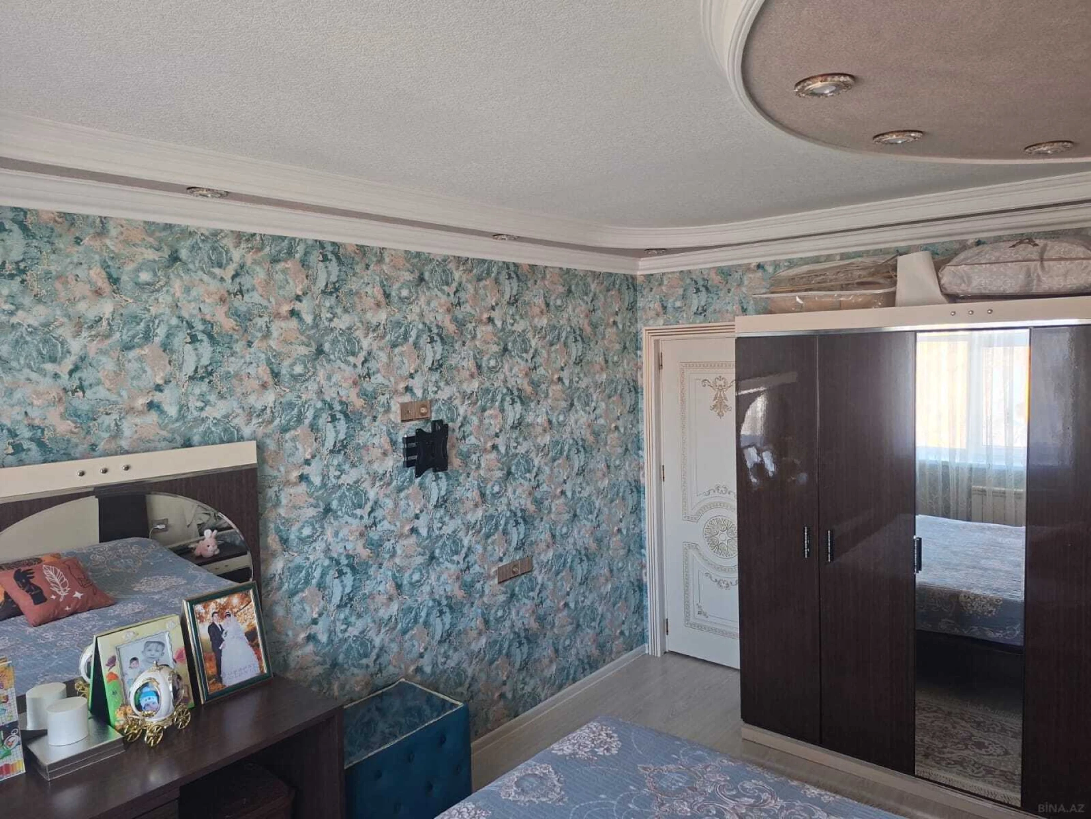 Satılır 4 otaqlı mənzil 144 m²