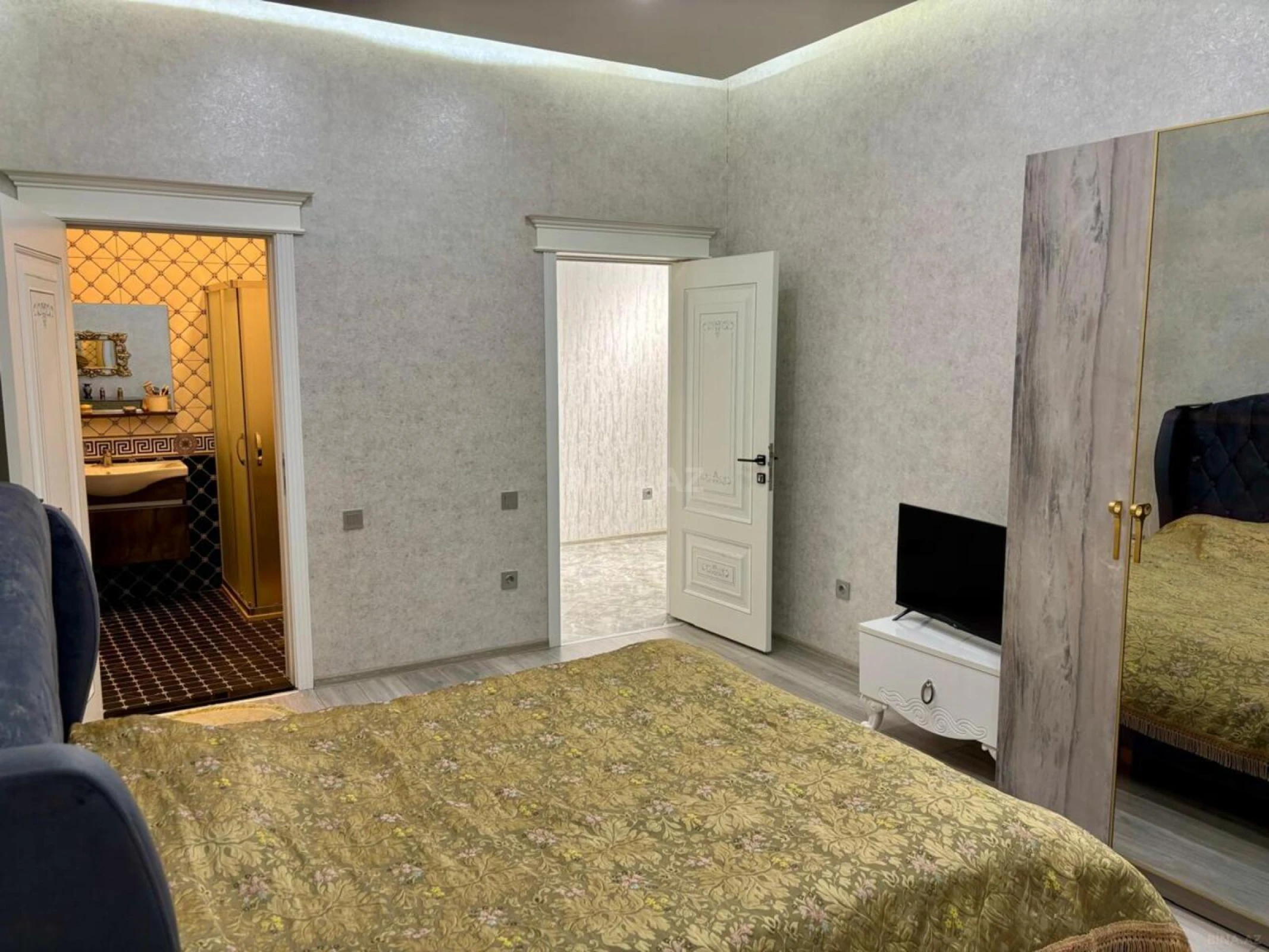 Satılır 4 otaqlı həyət evi 180 m²