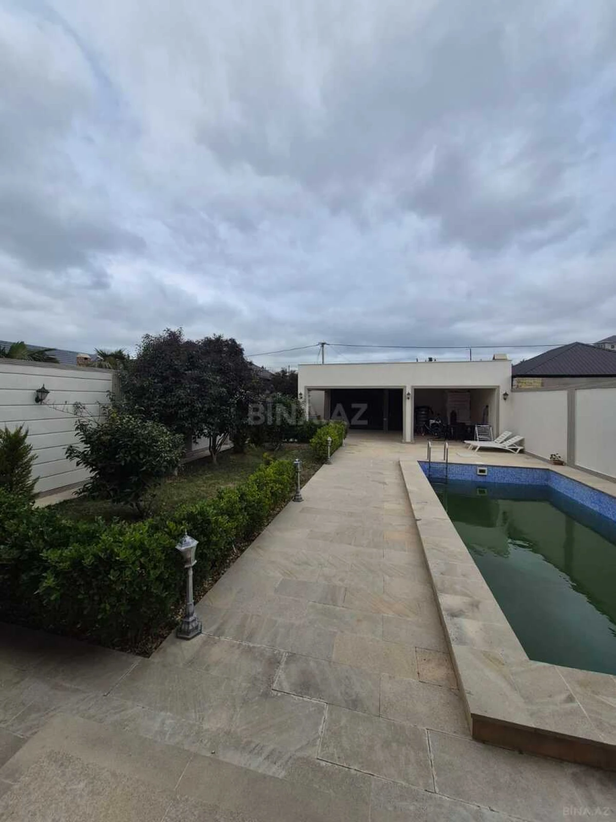 Satılır 4 otaqlı həyət evi 180 m²