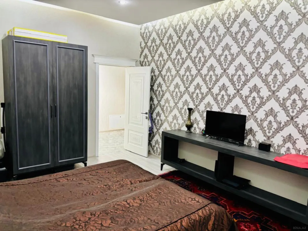 Satılır 4 otaqlı həyət evi 180 m²